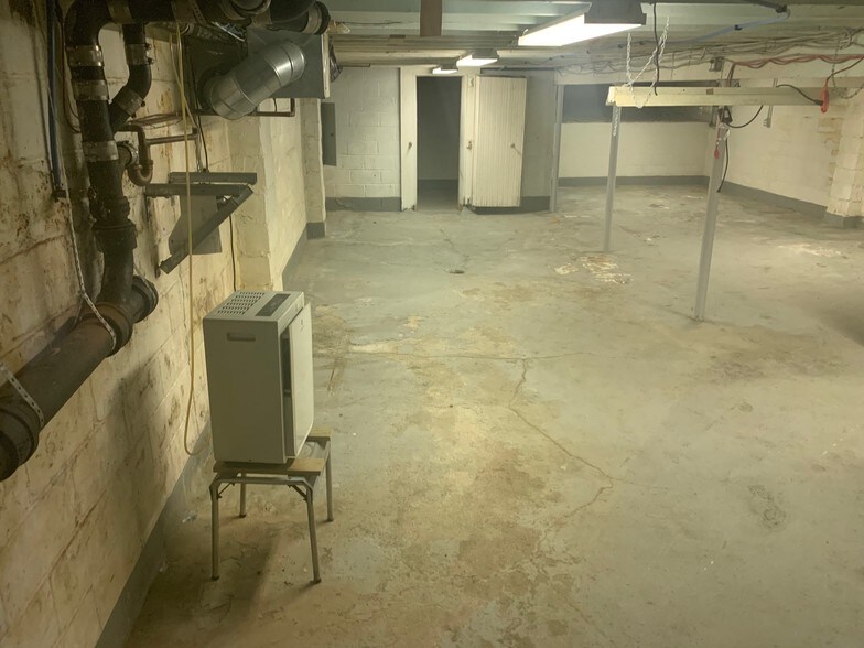 More Photos Of 1954 New York Ave, Huntington Station Office For Lease