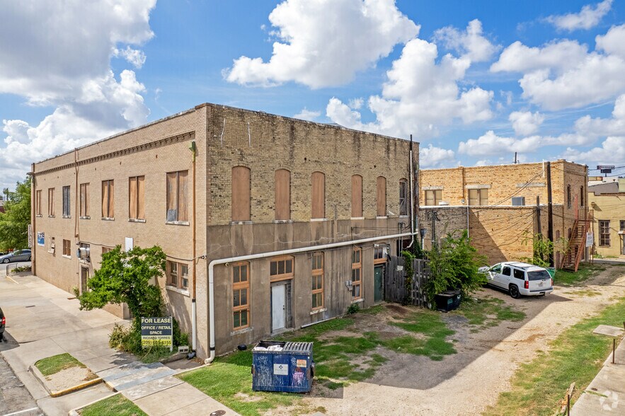 More Photos Of 119-121 E 3rd St, Taylor Freestanding For Sale