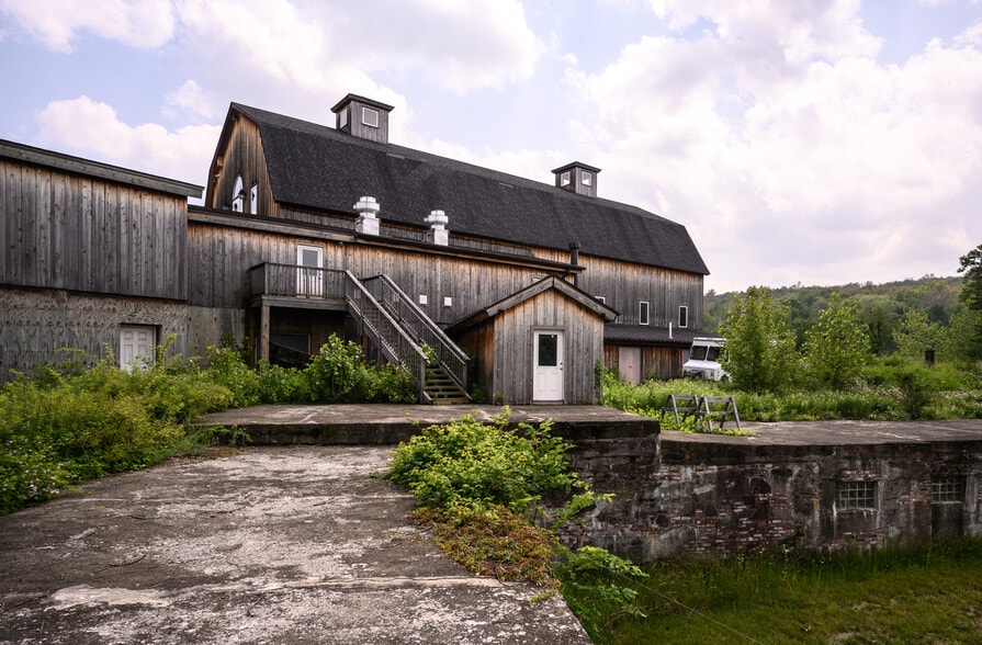 More Photos Of 98 Ryan Rd, Pine Plains Freestanding For Sale