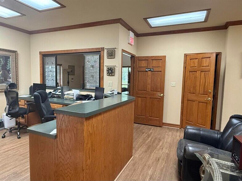 More Photos Of 3590 Blackmon Ln, Beaumont Medical For Sale