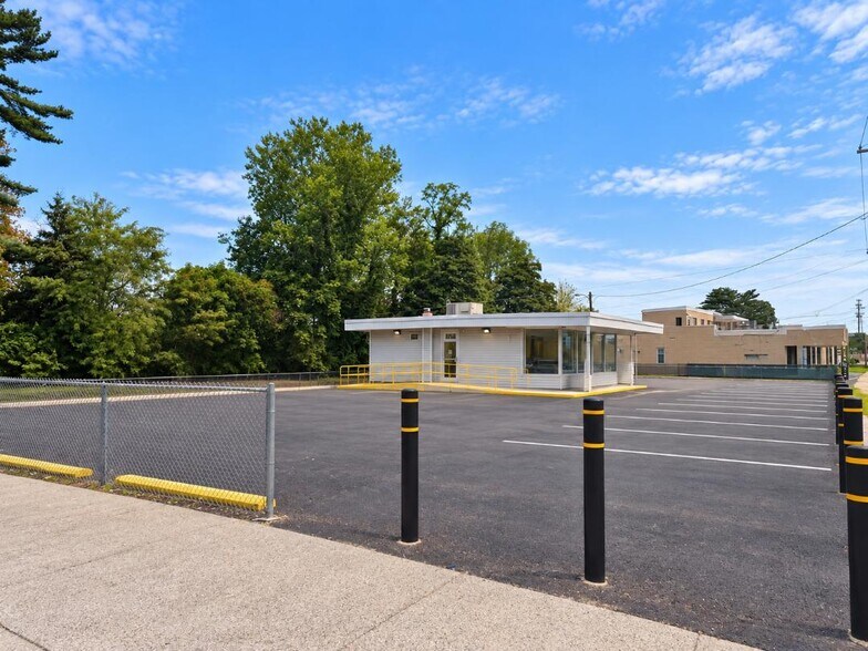 More Photos Of 138 S White Horse Pike, Clementon Auto Dealership For Sale