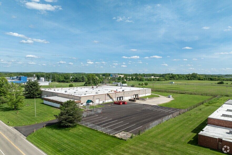 More Photos Of 341 O'Neill Dr, Hebron Manufacturing For Lease