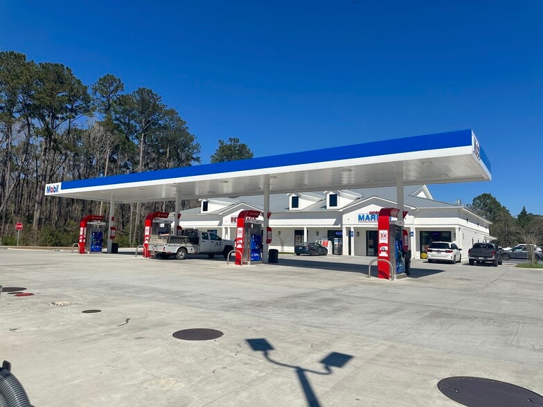 More Photos Of 1355 Harris Trail Rd, Richmond Hill Freestanding For Lease