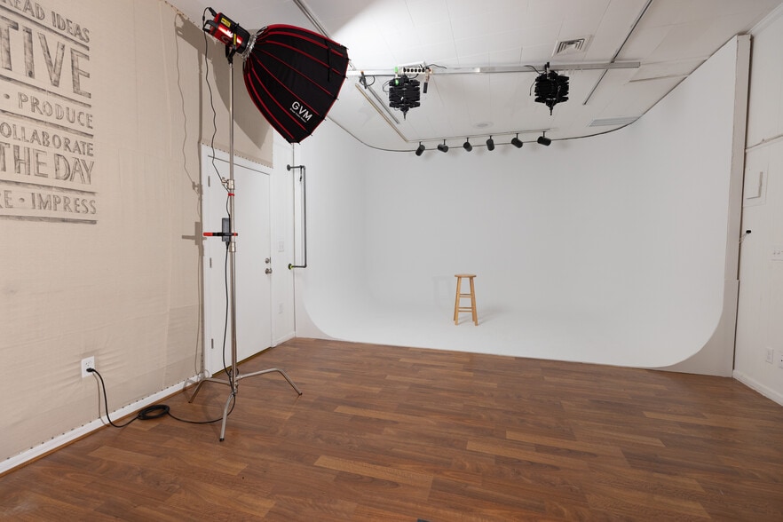 More Photos Of 2804 Bransford Ave, Nashville Freestanding For Lease