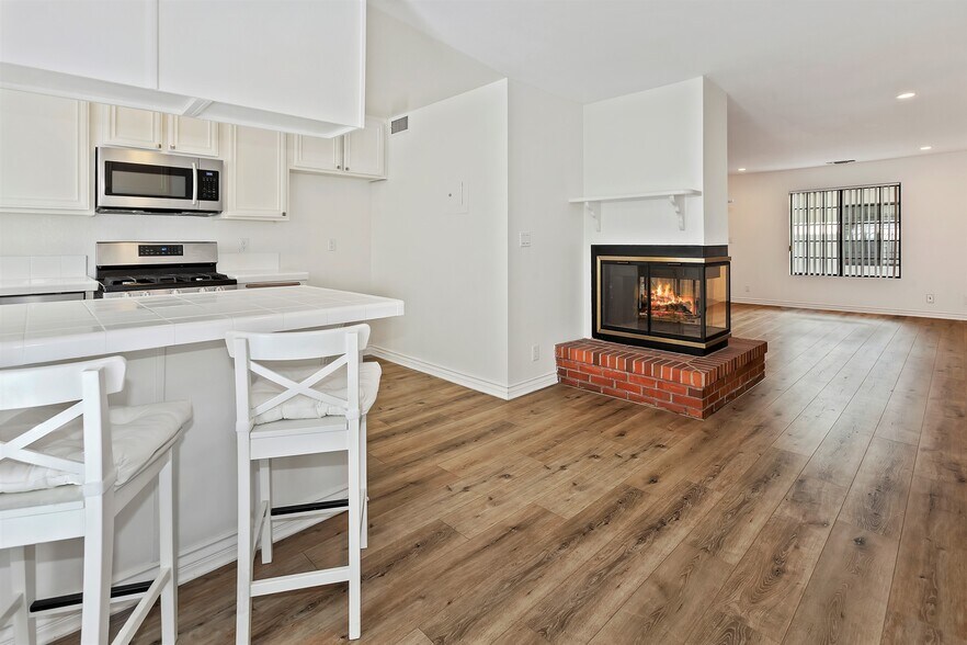 More Photos Of 635 E Olive Ave, Burbank Apartments For Sale