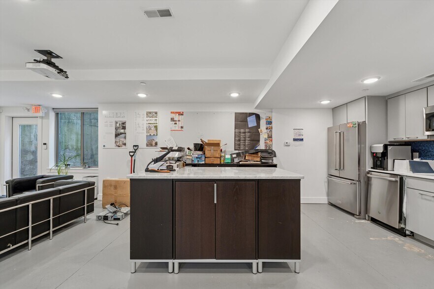 More Photos Of 1225 N 7th St, Philadelphia Office For Lease