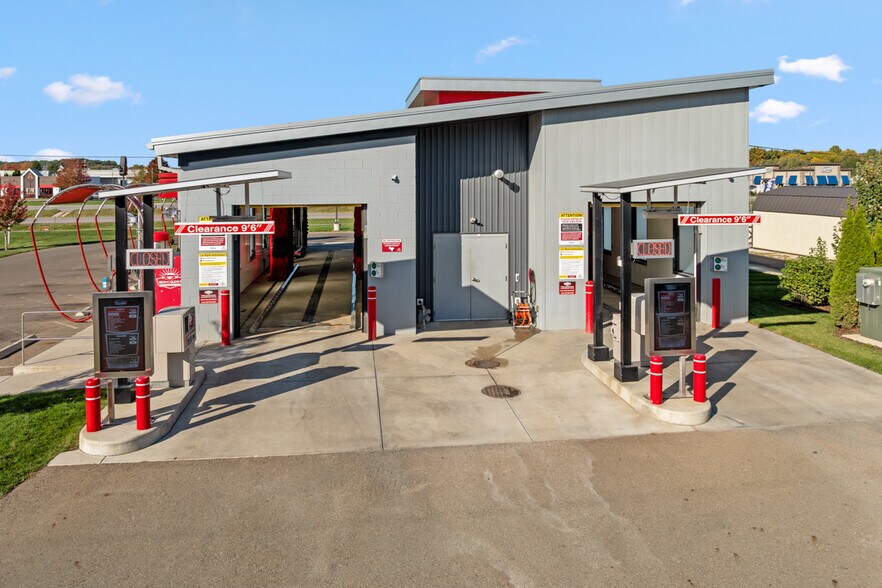 More Photos Of 655 S US Highway 131, Three Rivers General Retail For Sale