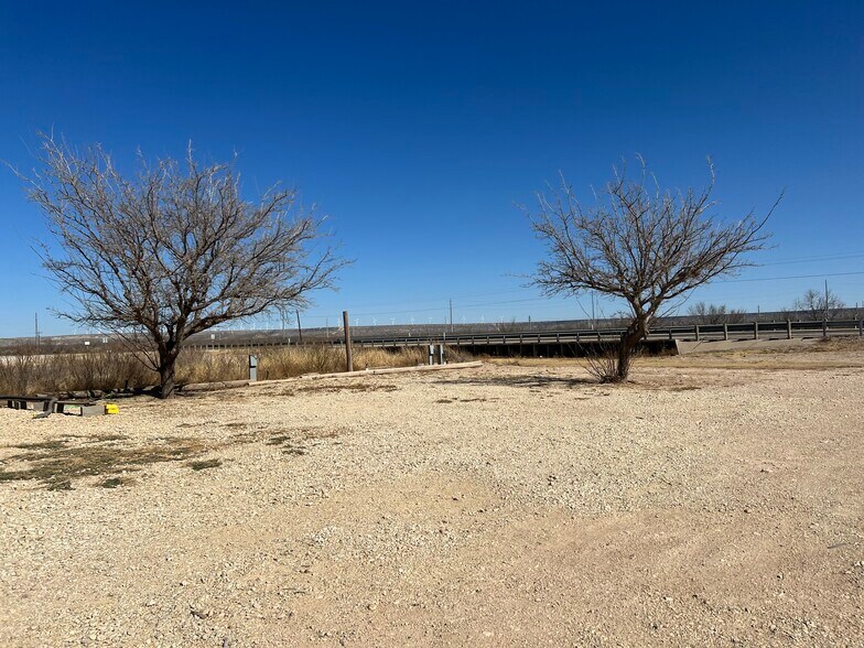 More Photos Of 1103 U.S. 385, Highway, Mccamey General Retail For Sale