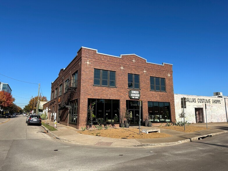 More Photos Of 3901 Main St, Dallas Showroom For Lease