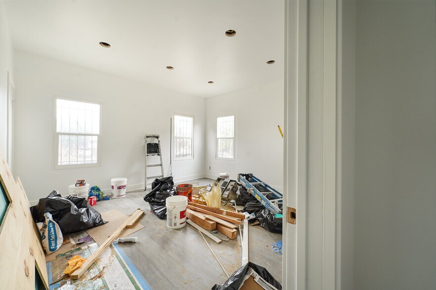 More Photos Of 1519 W 30th St, Los Angeles Apartments For Sale