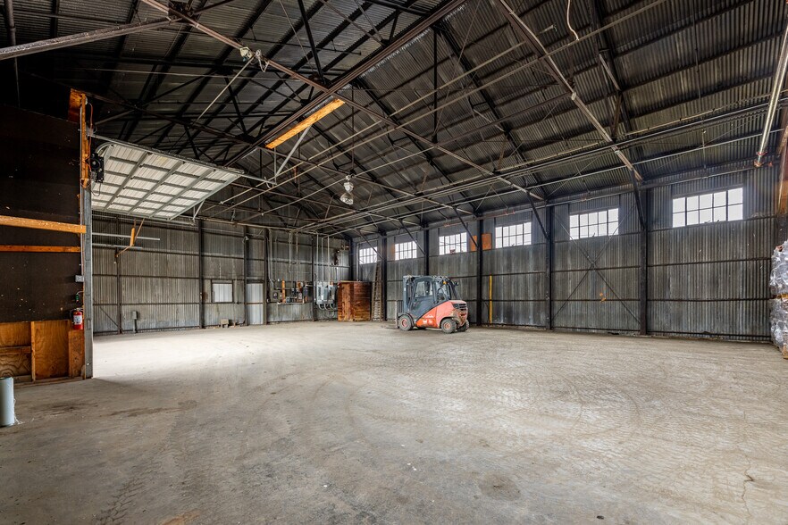 More Photos Of 1139-1143 Clark Pond Rd, North Haverhill Manufacturing For Sale
