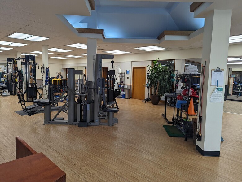 More Photos Of 340-350 Linden Ave, Wilmette Office For Sale
