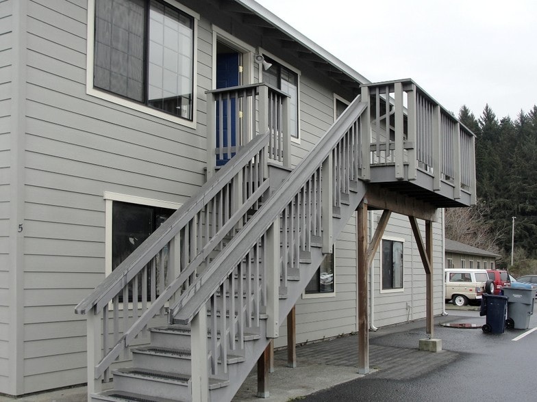 More Photos Of 5670 W End Rd, Arcata Warehouse For Lease