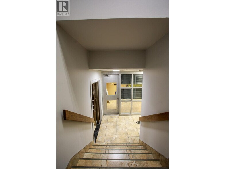 More Photos Of 1455 Ellis St, Kelowna Office Residential For Sale