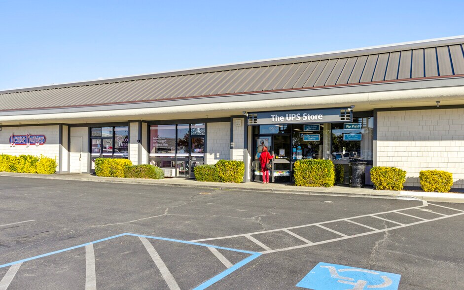 More Photos Of 1211 W College Ave, Santa Rosa Freestanding For Lease