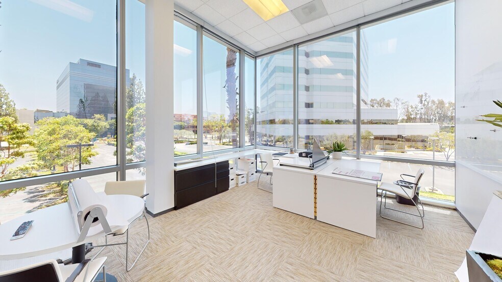 More Photos Of 1375 Dove St, Newport Beach Loft Creative Space For Lease