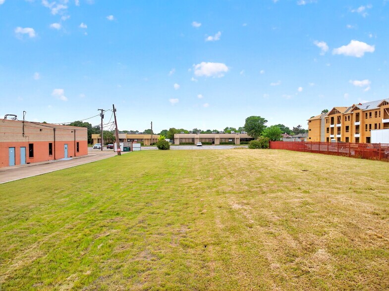 More Photos Of 2920 Motley Dr, Mesquite Medical For Lease