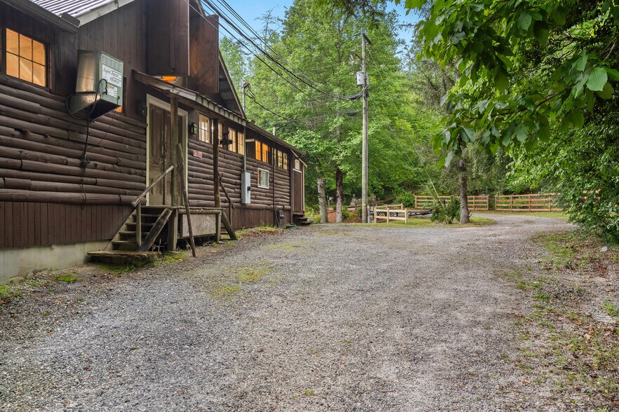 More Photos Of 7142 Highway 76 W, Clayton Storefront For Sale