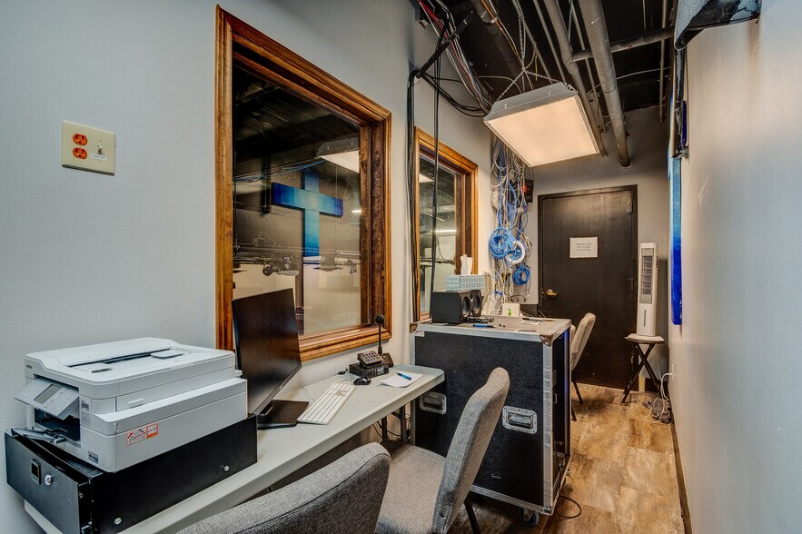 More Photos Of 5819 10th St, Katy Storefront For Sale