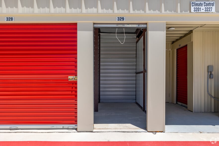 More Photos Of 6445 Green Valley Rd, Cibolo Self Storage For Sale