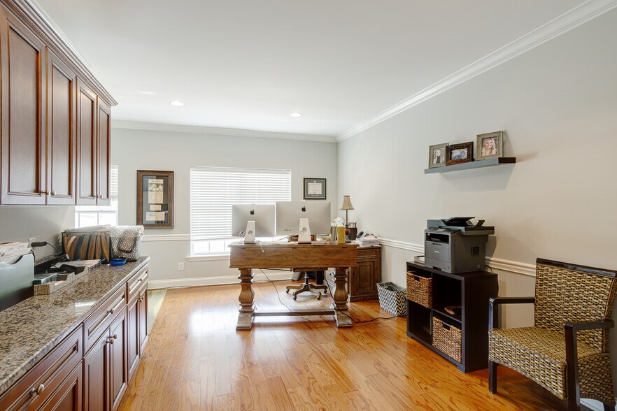 More Photos Of 239 Veterans Pky, Murfreesboro Office For Sale