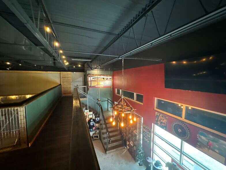 More Photos Of 201 E Center St, Tarpon Springs Bar For Lease