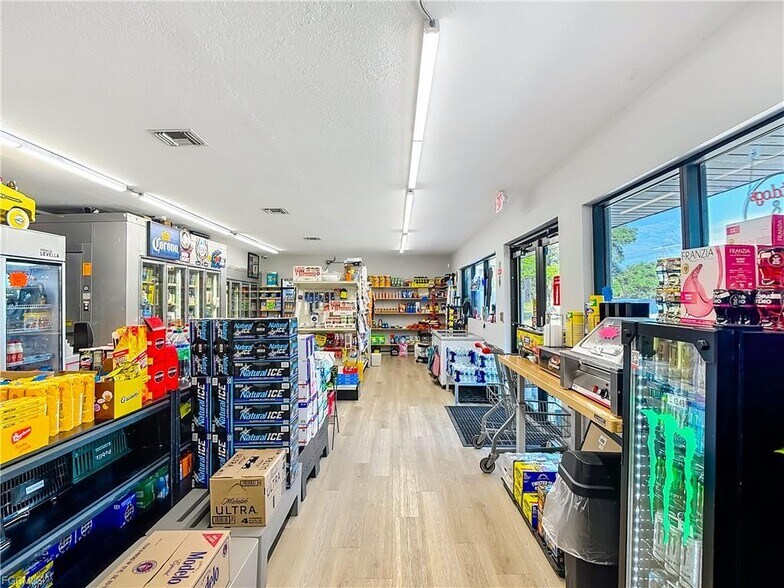 More Photos Of 4443 Loblolly Bay Rd, LaBelle General Retail For Sale