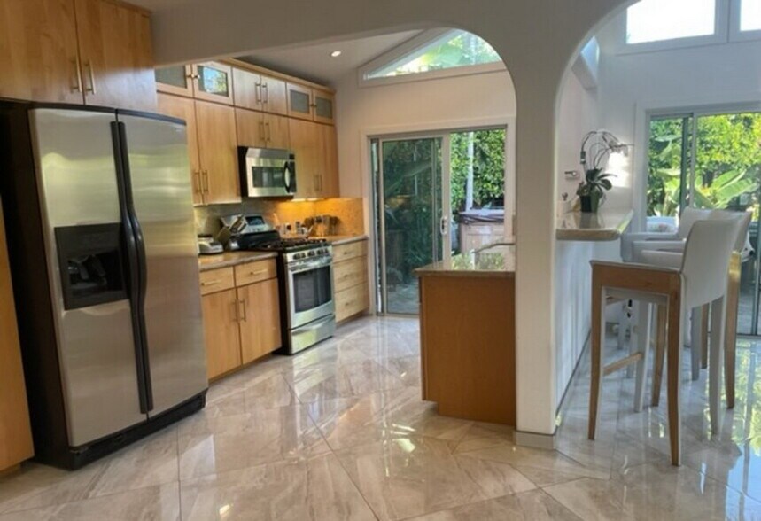 More Photos Of 425 Sunridge St, Playa Del Rey Multifamily For Sale