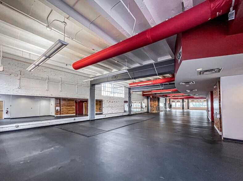 More Photos Of 1626-1630 14th St NW, Washington Storefront Retail Office For Lease