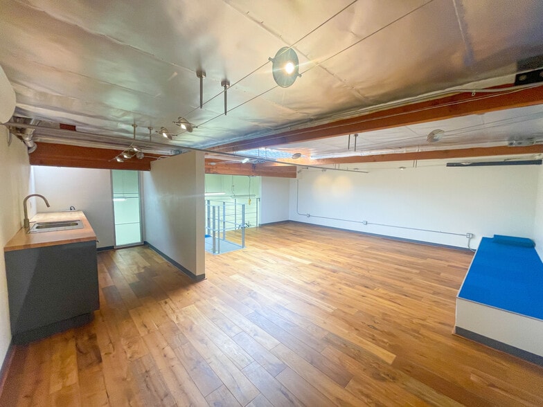 More Photos Of 2631 Lavery Ct, Newbury Park Industrial For Sale