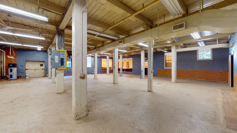 More Photos Of 35 Oakland St, Manchester Warehouse For Sale