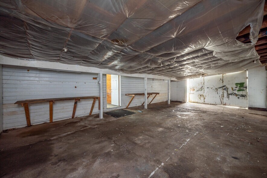 More Photos Of 120 W Smith Rd, Bellingham Service For Sale