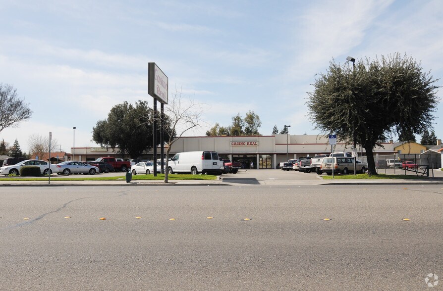 More Photos Of 1355 N Main St, Manteca General Retail For Sale