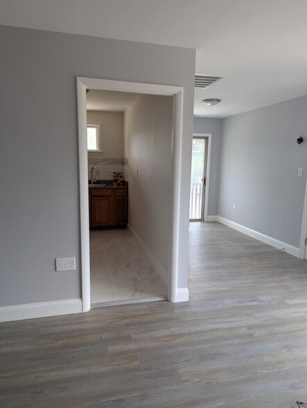 More Photos Of 601 Eastern Ave, Fairmount Heights Office Residential For Sale