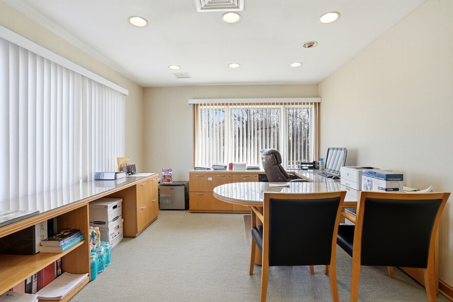 More Photos Of 1645-1655 Hausman Rd, Allentown Storefront Retail Office For Lease