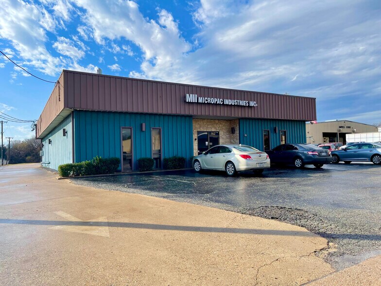 More Photos Of 912 E Walnut St, Garland Land For Lease