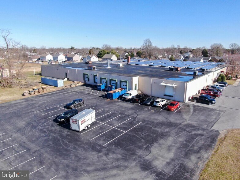 More Photos Of 301 SE 4th St, Milford Light Manufacturing For Lease