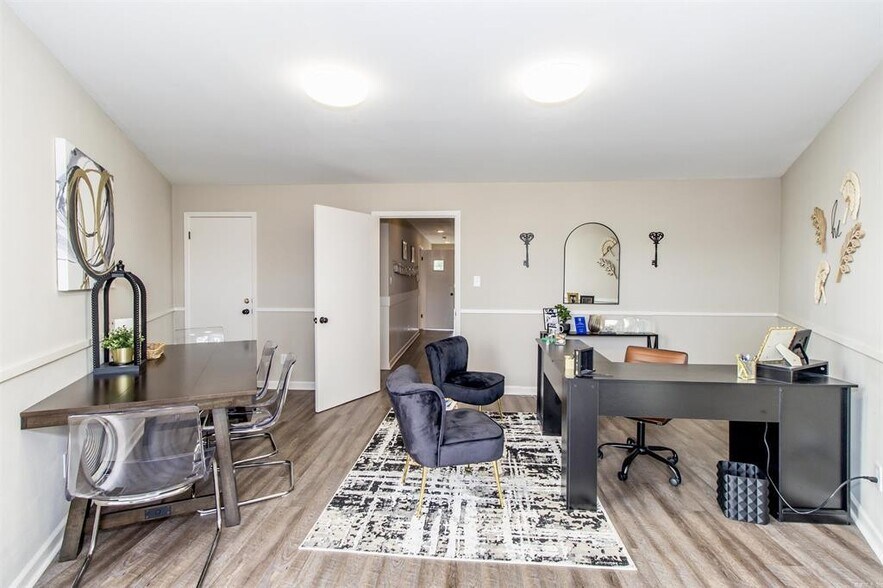 More Photos Of 5380 Central Ave, Hot Springs Office For Sale