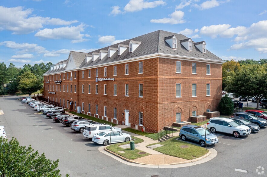 More Photos Of 6101 Redwood Square Ctr, Centreville Medical For Sale