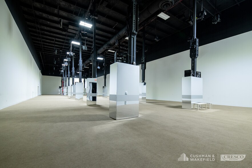 More Photos Of 850 E 72nd St, Cleveland Warehouse For Lease