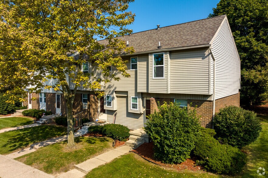 More Photos Of 5238 Dunn Hill Dr, Grand Blanc Apartments For Sale