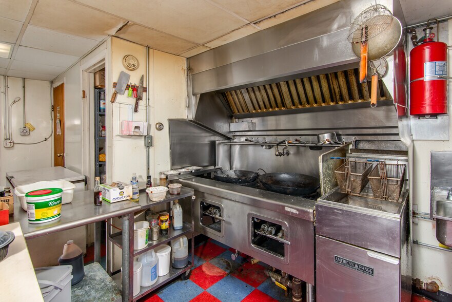 More Photos Of 2535 Highland Rd, Highland Restaurant For Sale