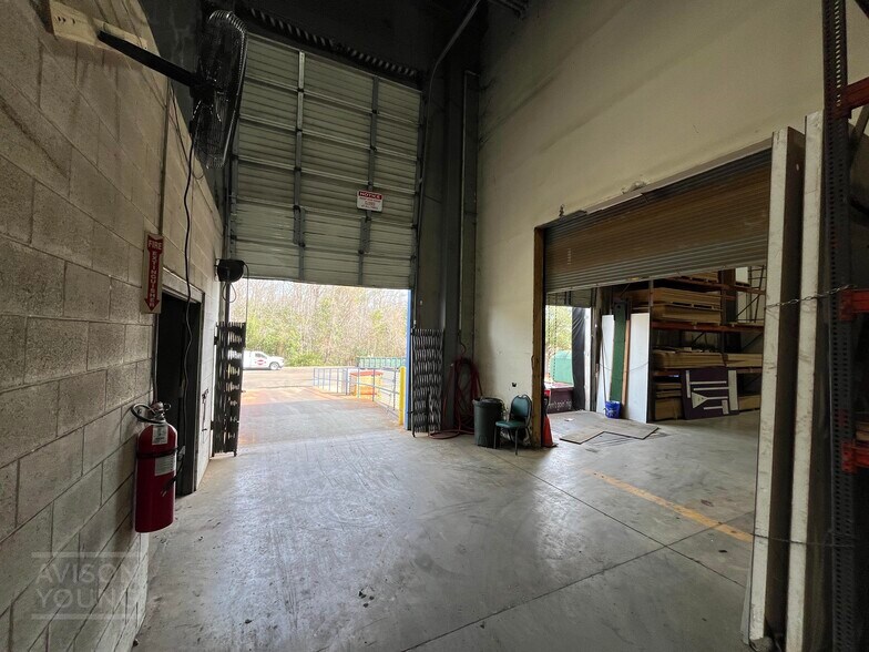 More Photos Of 6 Corporate Pky, Goose Creek Distribution For Lease