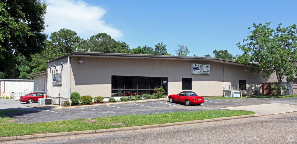 Primary Photo Of 3229 International Dr, Mobile Light Distribution For Lease