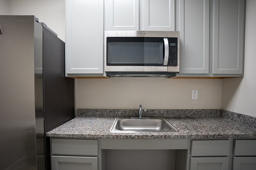 More Photos Of 830 Julie Rivers Dr, Sugar Land Office For Sale