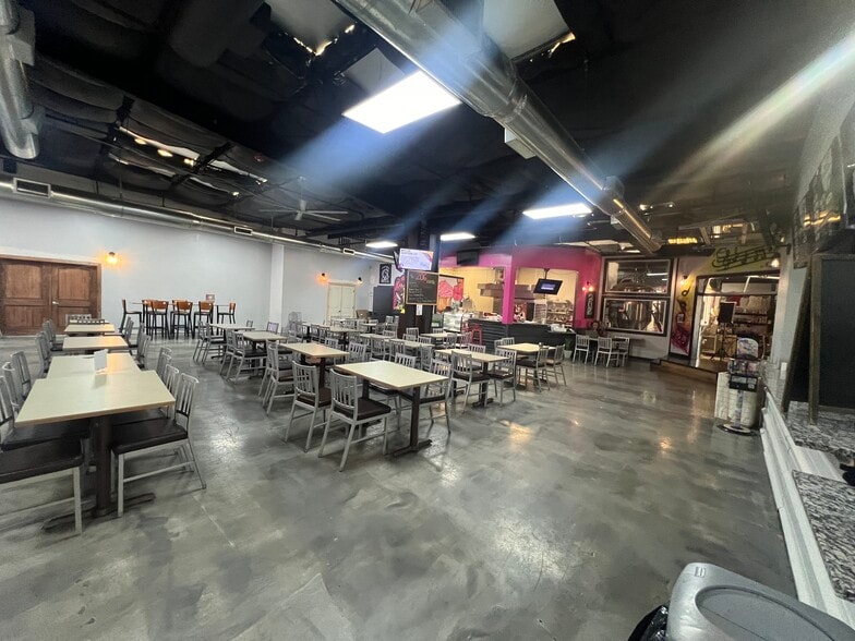 More Photos Of 206 N Oak St, Roanoke Restaurant For Sale