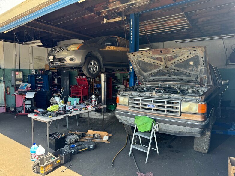 More Photos Of 931-943 E Hill St, Long Beach Auto Repair For Sale
