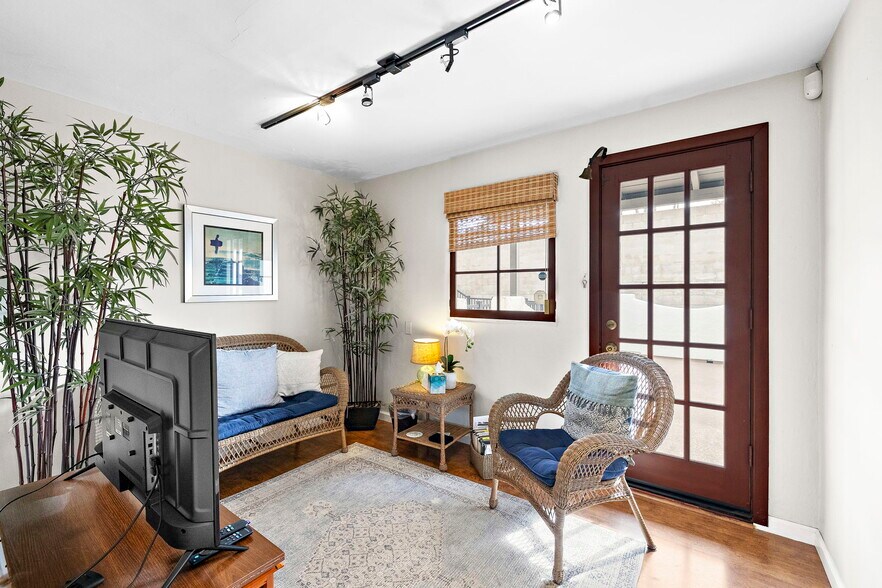 More Photos Of 415 N El Camino Real, San Clemente Office For Sale