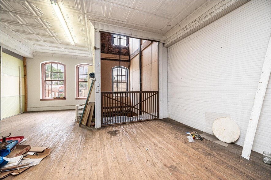 More Photos Of 812 West Ave, Lenoir Storefront Retail Office For Sale