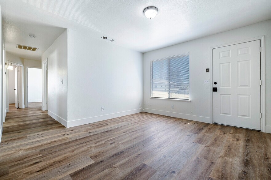 More Photos Of 1911 E Saginaw Way, Fresno Apartments For Sale